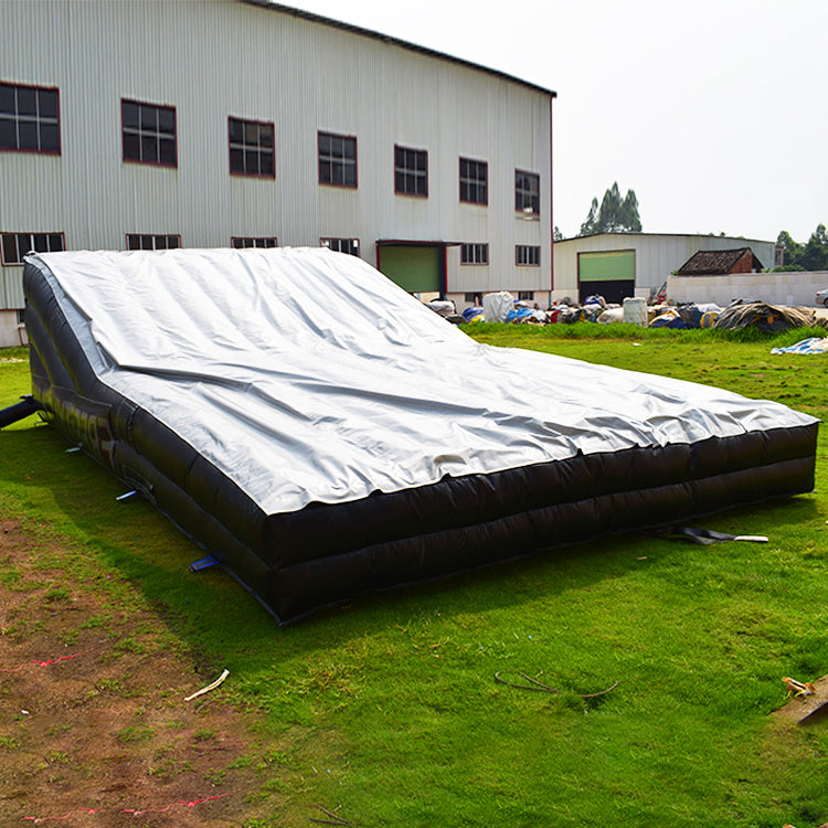 AB-008  Extreme sports inflatable square mountain bike airbag landing mat