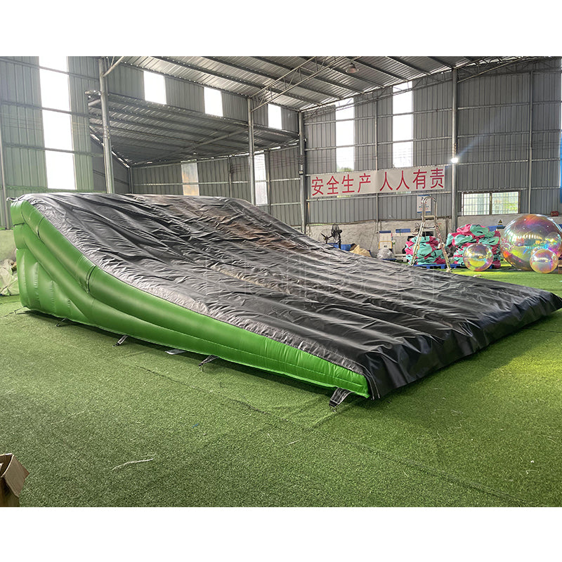 AB-174-8x5x2.1m Small Kids inflatable bmx bike landing airbag ramp