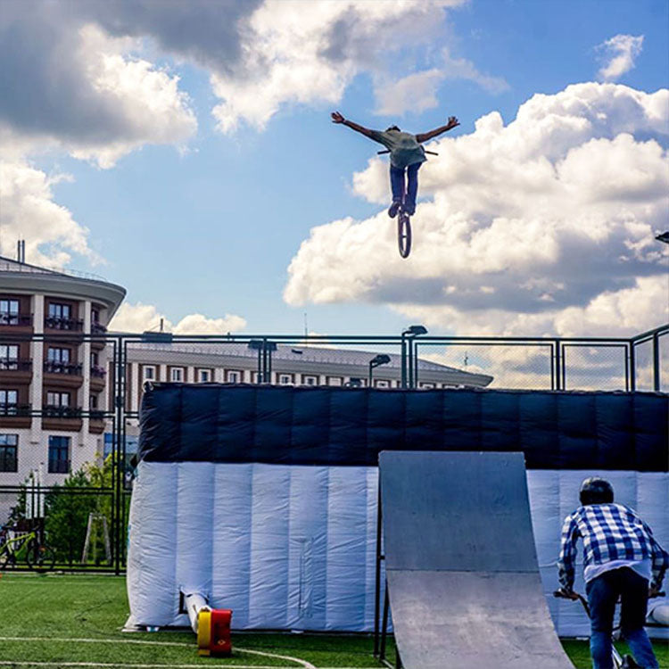 AB-034 9x7x3m Bmx Bike Landing Airbag Inflatable Freestyle Stunt Jump Air Bag With Ramp