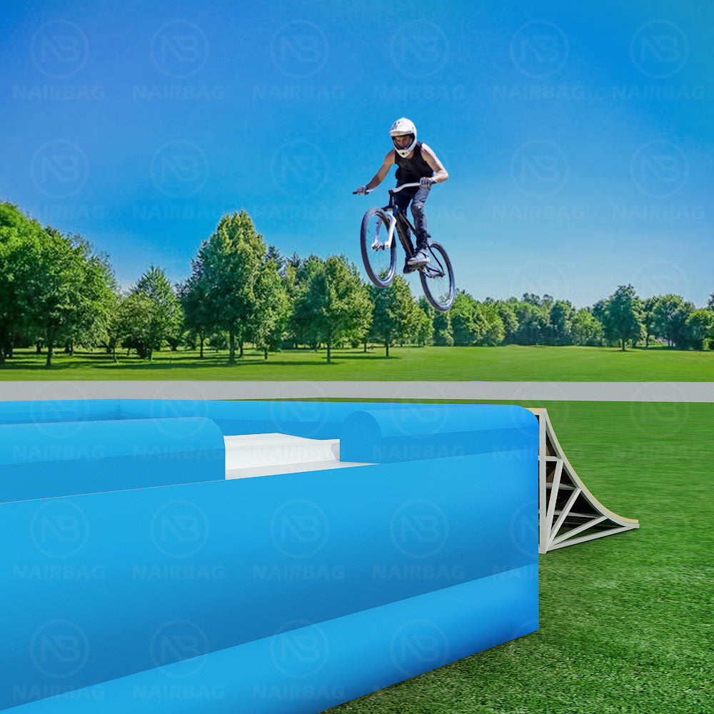 AB-035 10x4.5x1.5m Durable and Safe Inflatable All Around Airbag Landing for Freestyle
