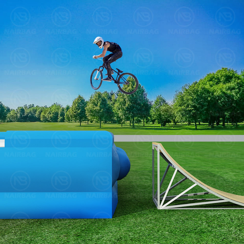AB-035 10x4.5x1.5m Durable and Safe Inflatable All Around Airbag Landing for Freestyle