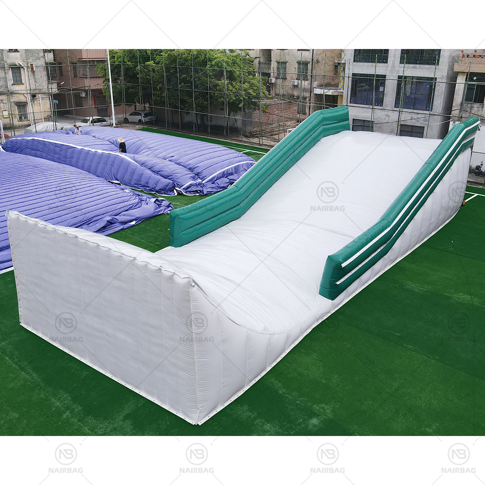 AB-SN011 Ski Inflatable Landing Jump Air Bag Safely Freesfall Snowboarding Freestyle Skiing Stunt Large Airbag Ramp For Snow Sport