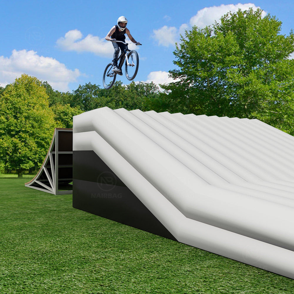 AB-009 Nairbag Inflatable Jump Stunt Airbag Landing Rider Mountain Bike Ramp Stunt Inflatable  Landing For Bmx