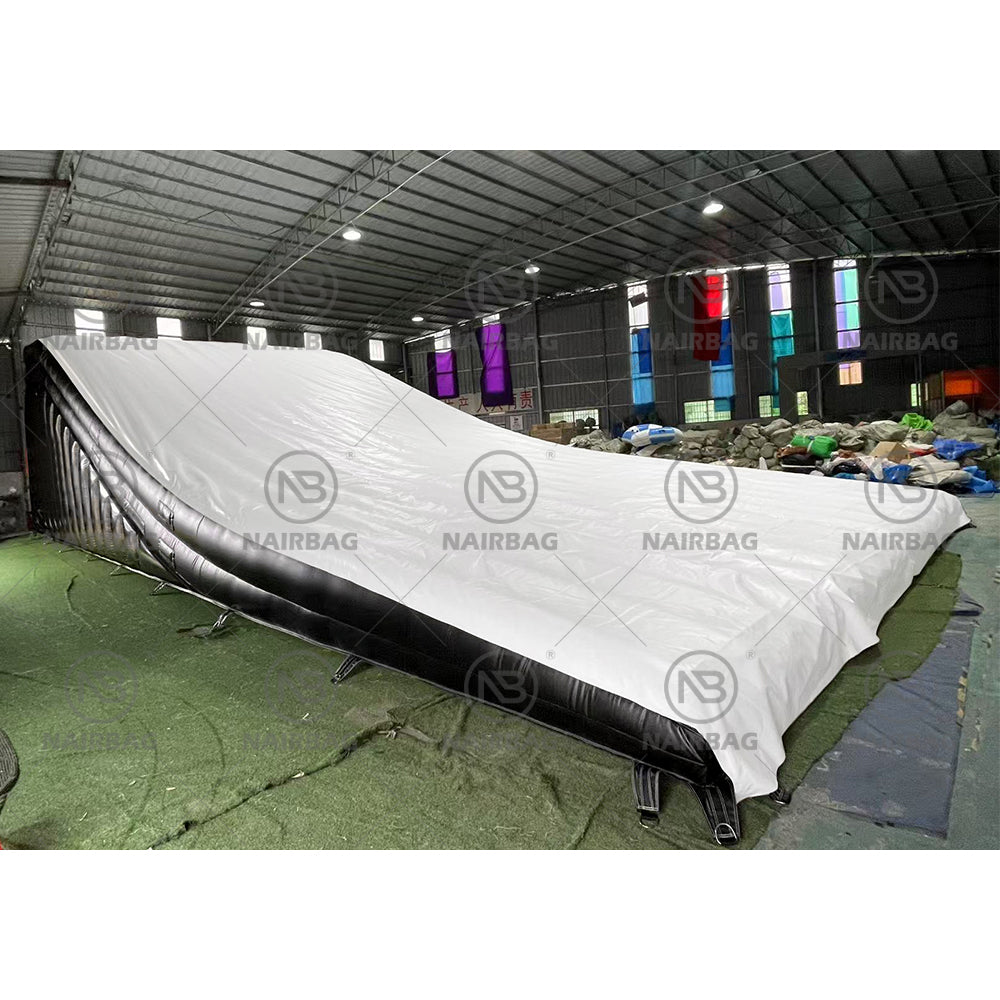 FMX-025 PVC Sloped Jump Air Bag Mat for Stunt Moto Freefall Landing Air Bag Mat with Blower Can Customized Logo
