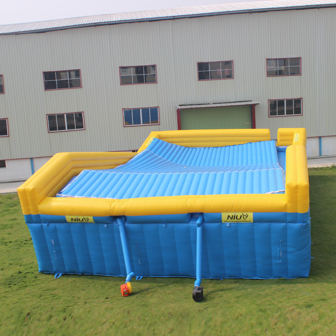 AB-047 Adventure bike park landing airbag freestyle flat jump stunt airbag inflatable bmx airbag