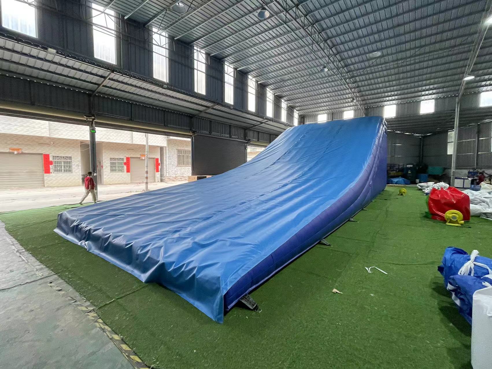 Inflatable Emergency Ramp AB-207 FMX Custom premium safe jumping air bag freestyle ramp Moto stu ...