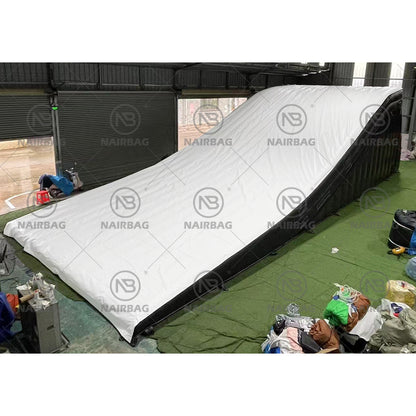 FMX-025 PVC Sloped Jump Air Bag Mat for Stunt Moto Freefall Landing  Air Bag Mat with Blower Can Customized Logo